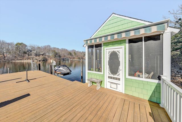 213 Redwood TER, Huddleston, VA 24104