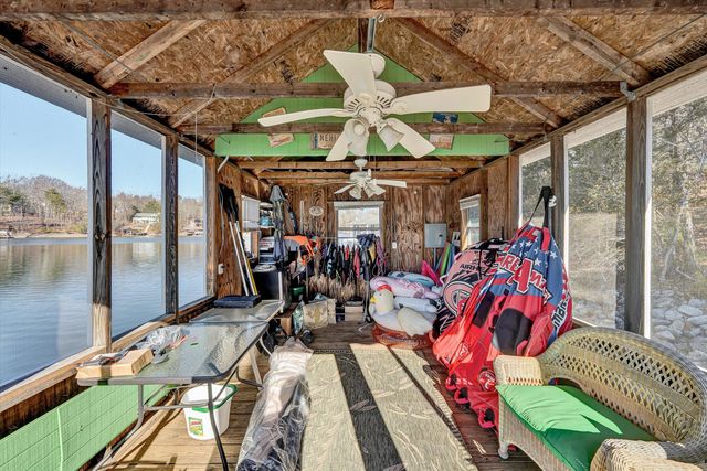 213 Redwood TER, Huddleston, VA 24104