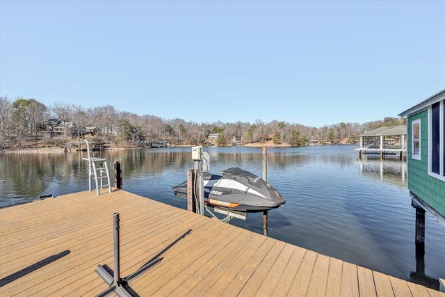 213 Redwood TER, Huddleston, VA 24104