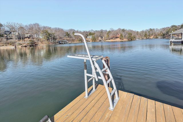 213 Redwood TER, Huddleston, VA 24104