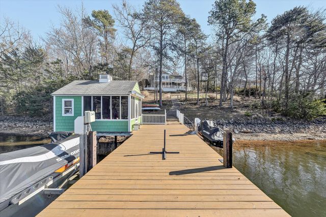 213 Redwood TER, Huddleston, VA 24104