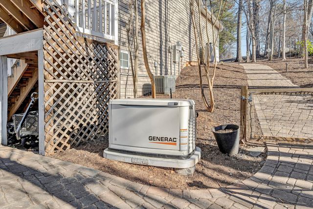 213 Redwood TER, Huddleston, VA 24104