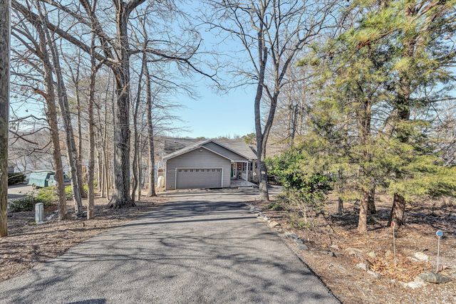 213 Redwood TER, Huddleston, VA 24104