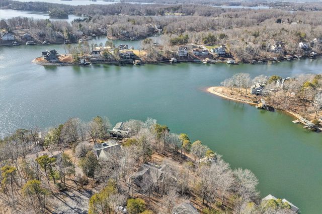 213 Redwood TER, Huddleston, VA 24104