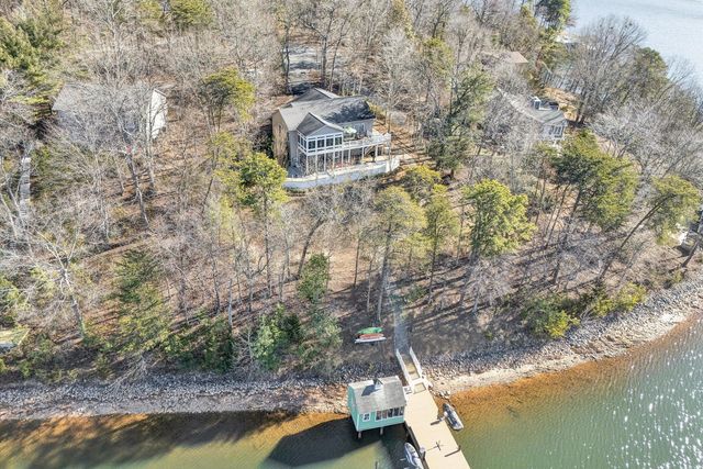 213 Redwood TER, Huddleston, VA 24104