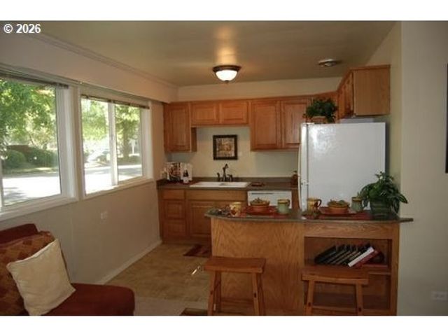 2044 W 17TH Ave, Eugene, OR 97402