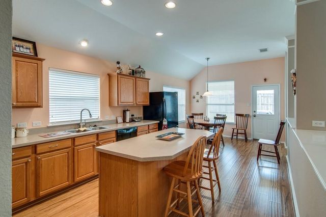 13049 Fencerow Road, Fort Worth, TX 76244