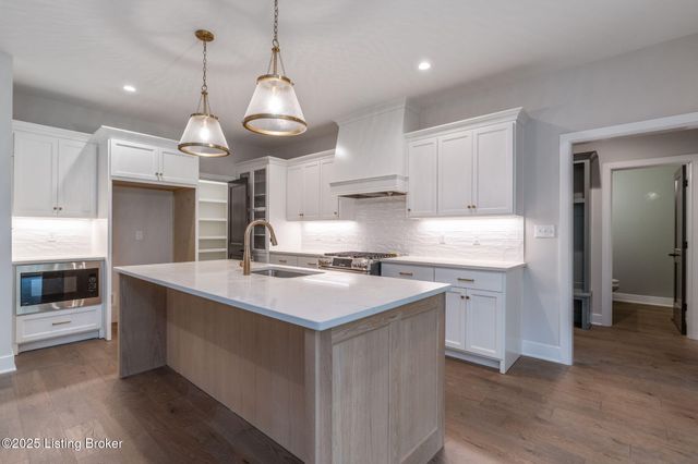 3015 Heather Green Blvd, La Grange, KY 40031