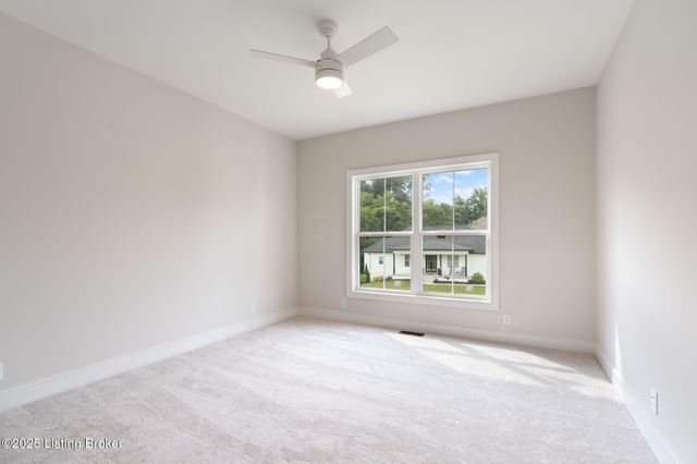 3015 Heather Green Blvd, La Grange, KY 40031