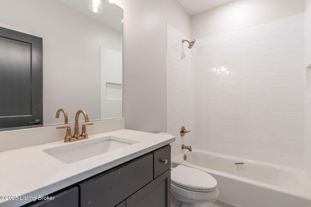 3015 Heather Green Blvd, La Grange, KY 40031