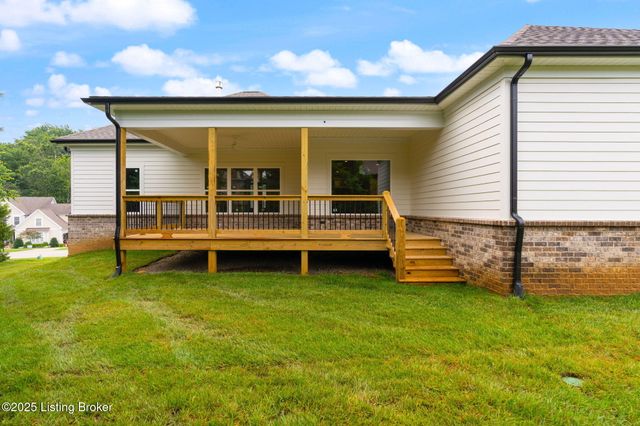 3015 Heather Green Blvd, La Grange, KY 40031