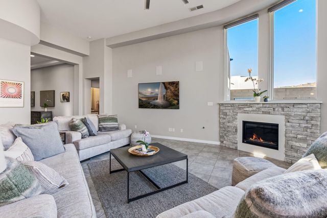 9520 Ridge Vista Drive NE, Albuquerque, NM 87122