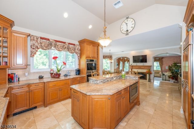 9 Ralph Dr, Fairfield Twp., NJ 07004