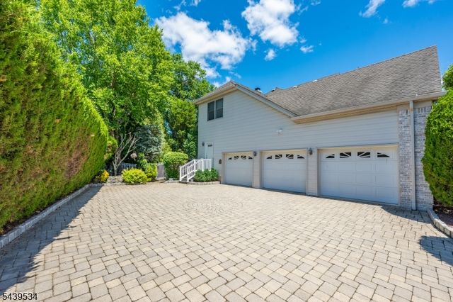 9 Ralph Dr, Fairfield Twp., NJ 07004