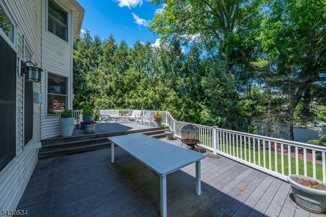 9 Ralph Dr, Fairfield Twp., NJ 07004