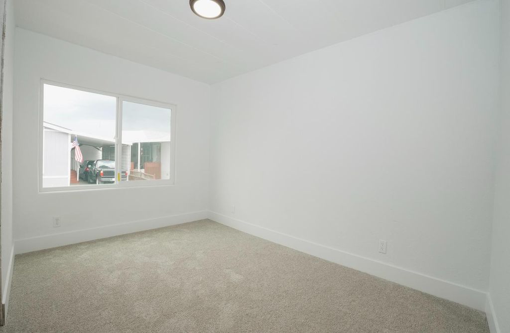 Image 10 of property listing at 2575 S Willow Ave N # 210, Fresno, CA 93725