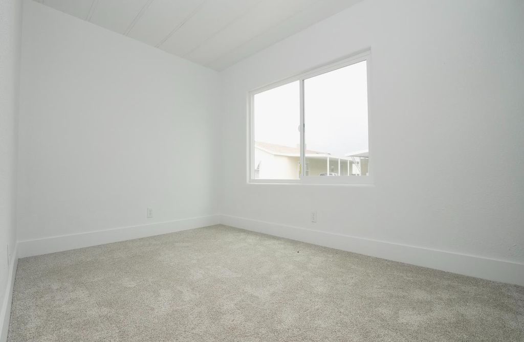 Image 11 of property listing at 2575 S Willow Ave N # 210, Fresno, CA 93725