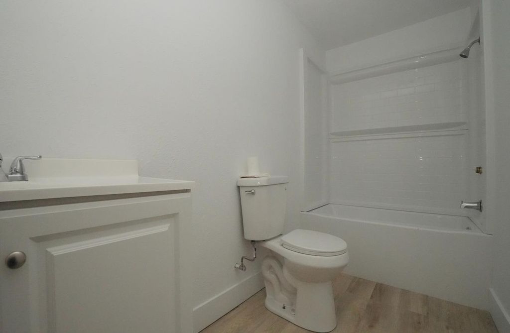 Image 13 of property listing at 2575 S Willow Ave N # 210, Fresno, CA 93725