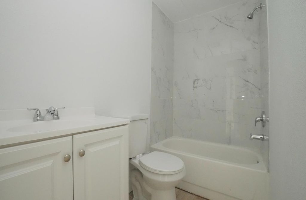 Image 14 of property listing at 2575 S Willow Ave N # 210, Fresno, CA 93725