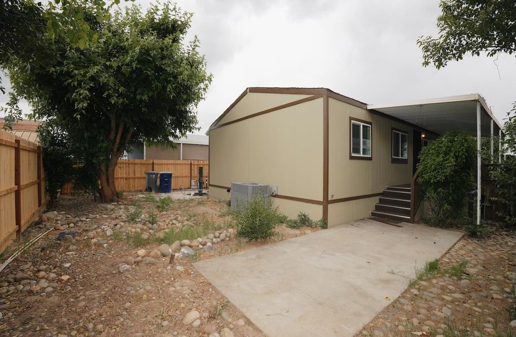 Image 15 of property listing at 2575 S Willow Ave N # 210, Fresno, CA 93725