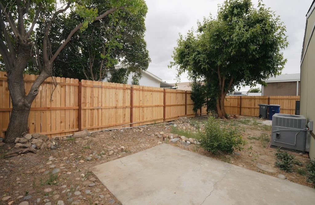 Image 16 of property listing at 2575 S Willow Ave N # 210, Fresno, CA 93725