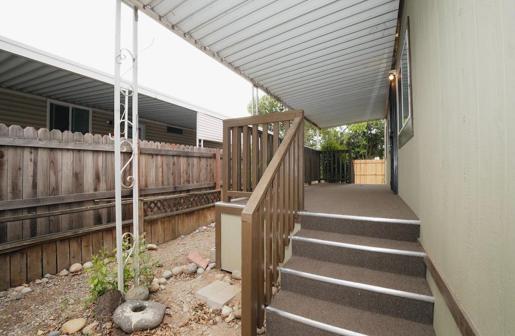Image 2 of property listing at 2575 S Willow Ave N # 210, Fresno, CA 93725