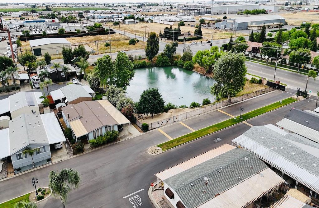 Image 21 of property listing at 2575 S Willow Ave N # 210, Fresno, CA 93725