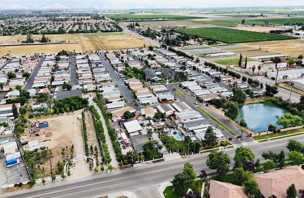 Image 22 of property listing at 2575 S Willow Ave N # 210, Fresno, CA 93725