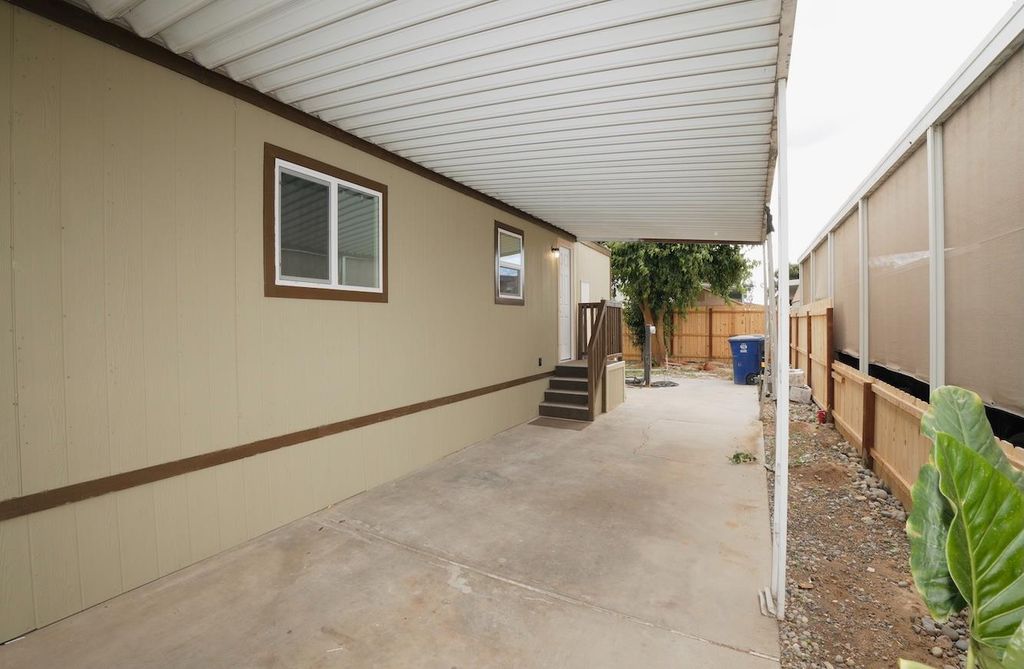 Image 4 of property listing at 2575 S Willow Ave N # 210, Fresno, CA 93725