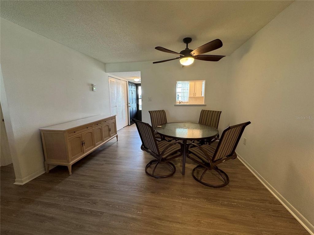 Image 12 of property listing at 204 46TH AVENUE TERRACE W 411, Bradenton, FL 34207
