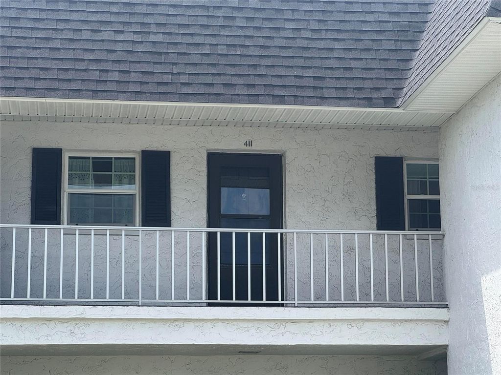 Image 3 of property listing at 204 46TH AVENUE TERRACE W 411, Bradenton, FL 34207