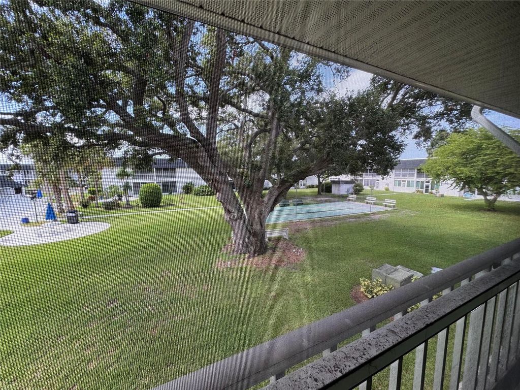 Image 28 of property listing at 204 46TH AVENUE TERRACE W 411, Bradenton, FL 34207