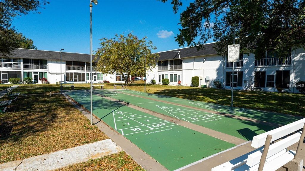 Image 31 of property listing at 204 46TH AVENUE TERRACE W 411, Bradenton, FL 34207