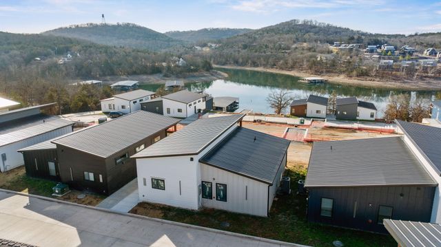 46 Teak Drive 17, Reeds Spring, MO 65737