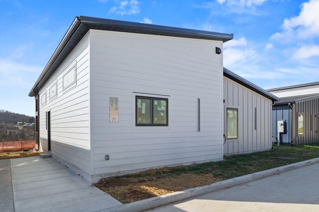 46 Teak Drive 17, Reeds Spring, MO 65737