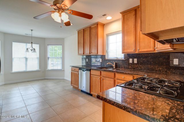50 Eagle Ridge Circle, Lakewood, NJ 08701