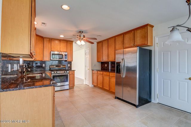50 Eagle Ridge Circle, Lakewood, NJ 08701