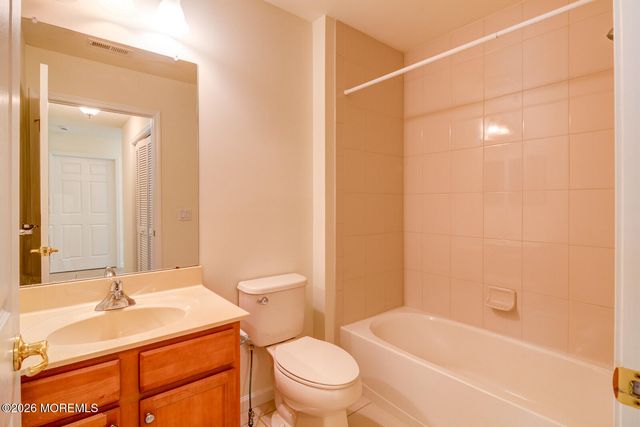 50 Eagle Ridge Circle, Lakewood, NJ 08701