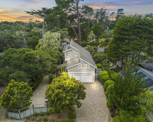 494 GROVE ACRE Avenue, Pacific Grove, CA 93950