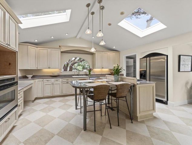 494 GROVE ACRE Avenue, Pacific Grove, CA 93950