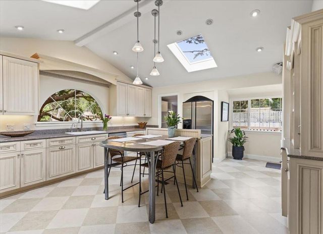494 GROVE ACRE Avenue, Pacific Grove, CA 93950
