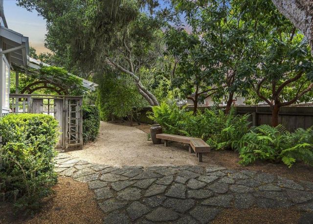 494 GROVE ACRE Avenue, Pacific Grove, CA 93950