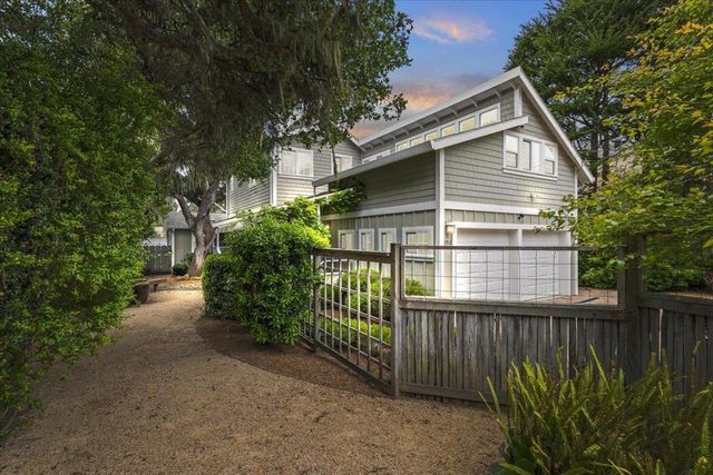 494 GROVE ACRE Avenue, Pacific Grove, CA 93950