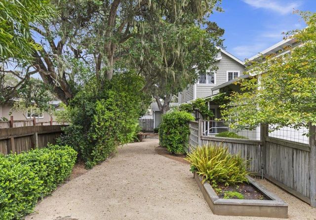 494 GROVE ACRE Avenue, Pacific Grove, CA 93950