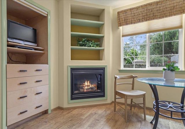 494 GROVE ACRE Avenue, Pacific Grove, CA 93950