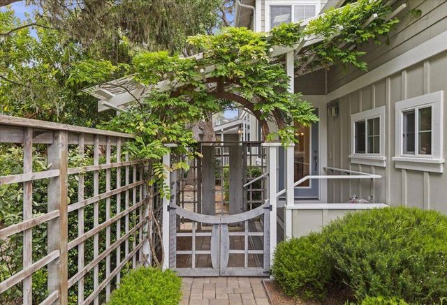 494 GROVE ACRE Avenue, Pacific Grove, CA 93950