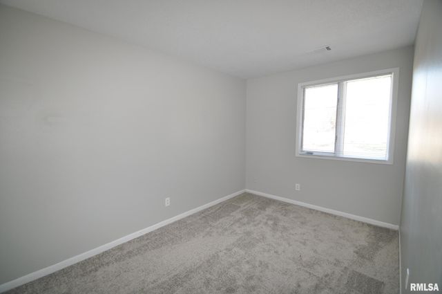 3518 CEDARVIEW Court, Bettendorf, IA 52722