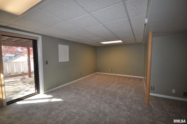 3518 CEDARVIEW Court, Bettendorf, IA 52722