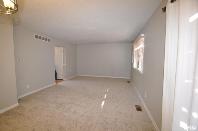 3518 CEDARVIEW Court, Bettendorf, IA 52722