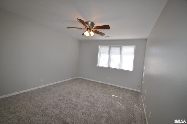 3518 CEDARVIEW Court, Bettendorf, IA 52722